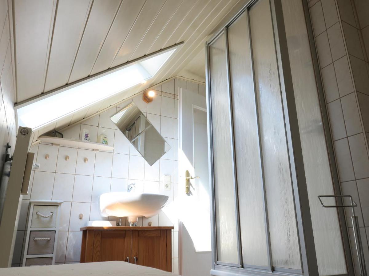 Schone Dachgeschosswohnung In Villa Mit Zentrumsnaher Lage Schleiz Extérieur photo